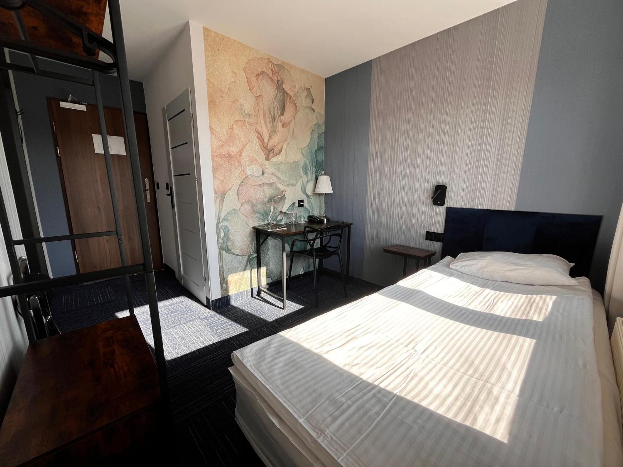 Hotel Marta Олава Екстериор снимка