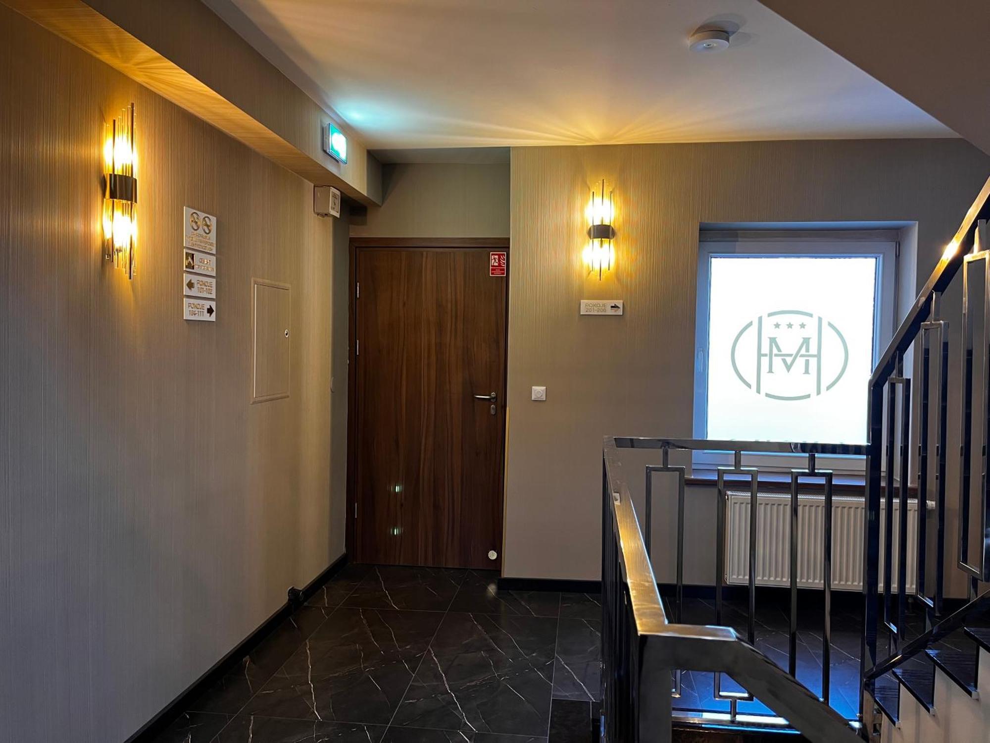 Hotel Marta Олава Екстериор снимка