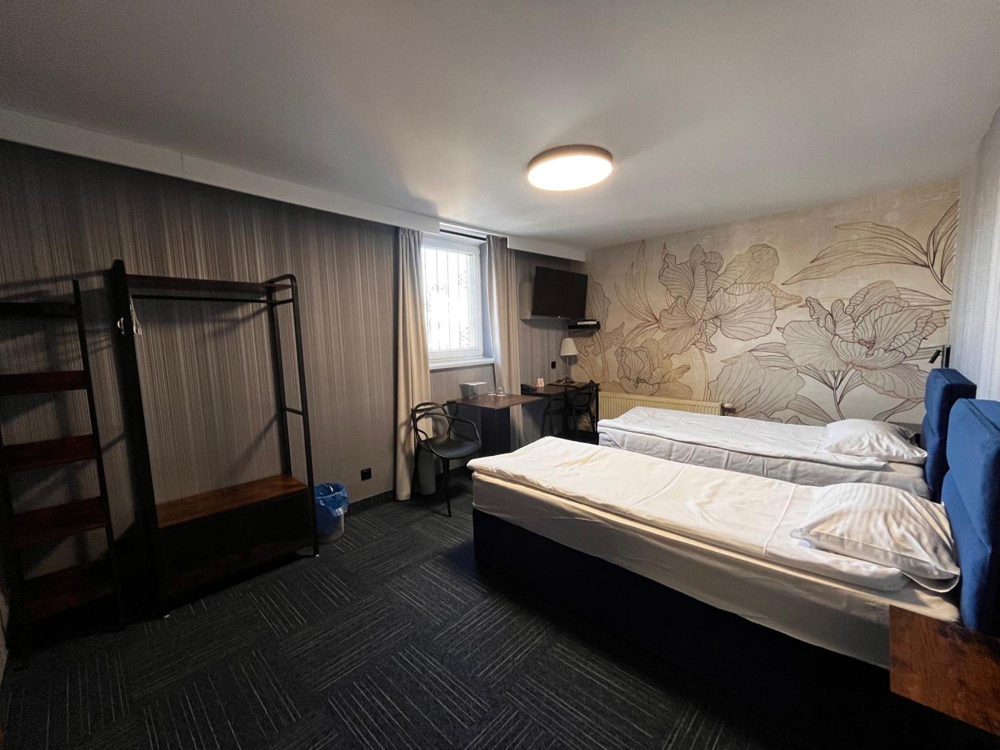 Hotel Marta Олава Екстериор снимка