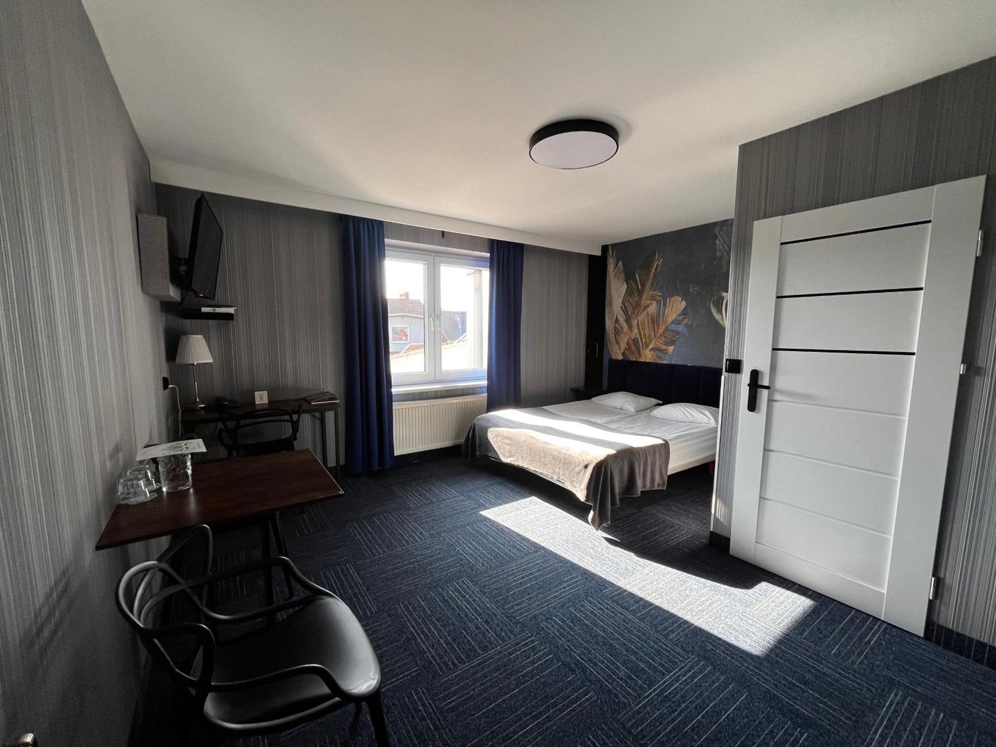 Hotel Marta Олава Екстериор снимка