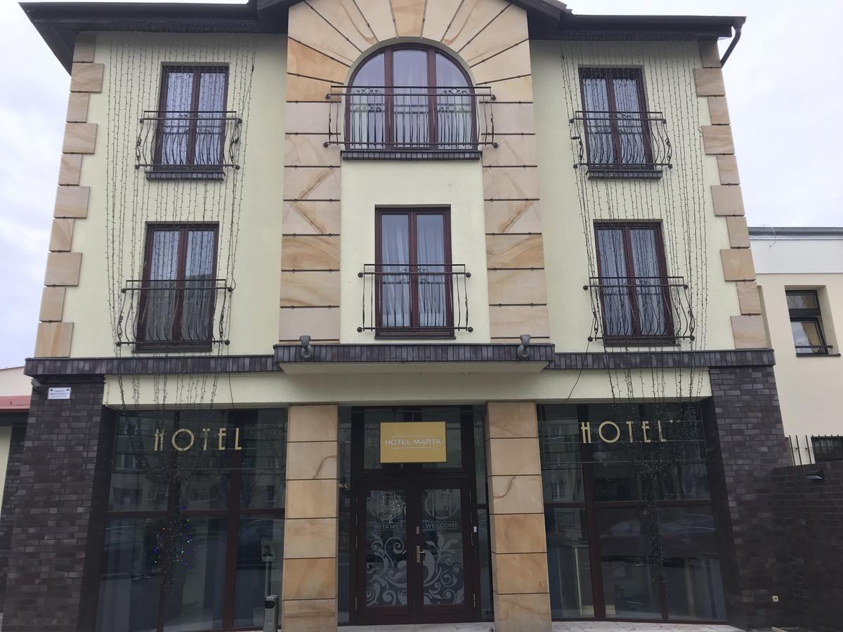 Hotel Marta Олава Екстериор снимка