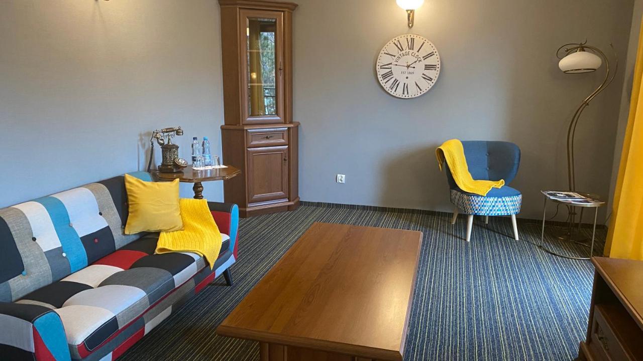 Hotel Marta Олава Екстериор снимка