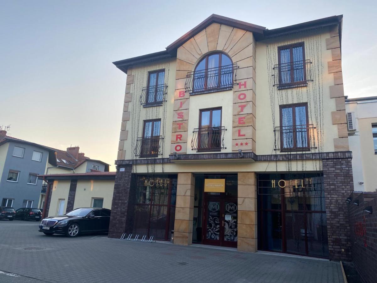 Hotel Marta Олава Екстериор снимка